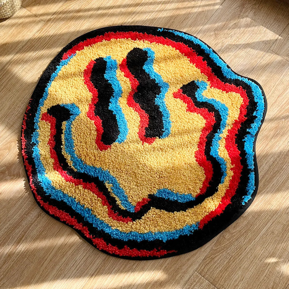 Getufteter Teppich mit Trippy-Smiley-Motiv als Deko fürs Schlafzimmer – 60 × 60 oder 90 × 90 cm, handgetuftet, rutschfeste TPR-Rückseite