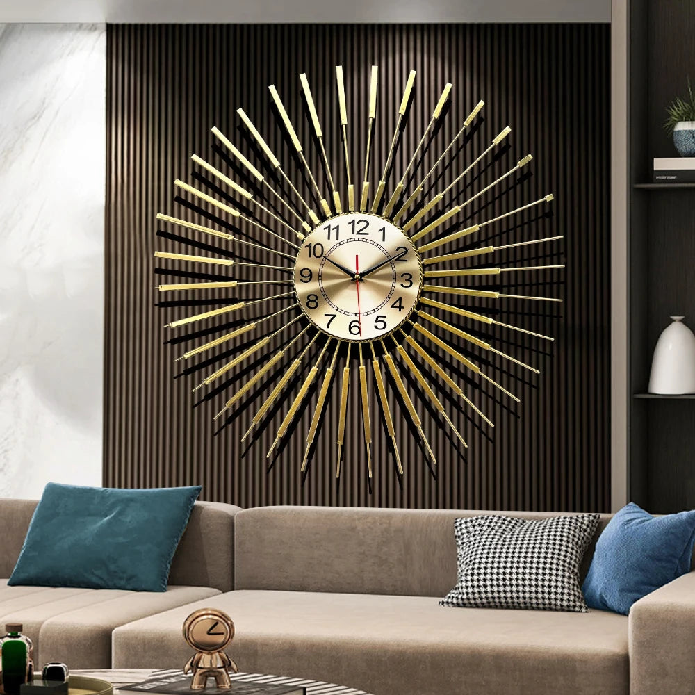Große Wanduhr aus Metall im Sonnenstrahlen-Design für Wohnzimmer und Eingangsbereich – Ø 60 cm, geräuschloses Quarzwerk, arabische Ziffern, Gold