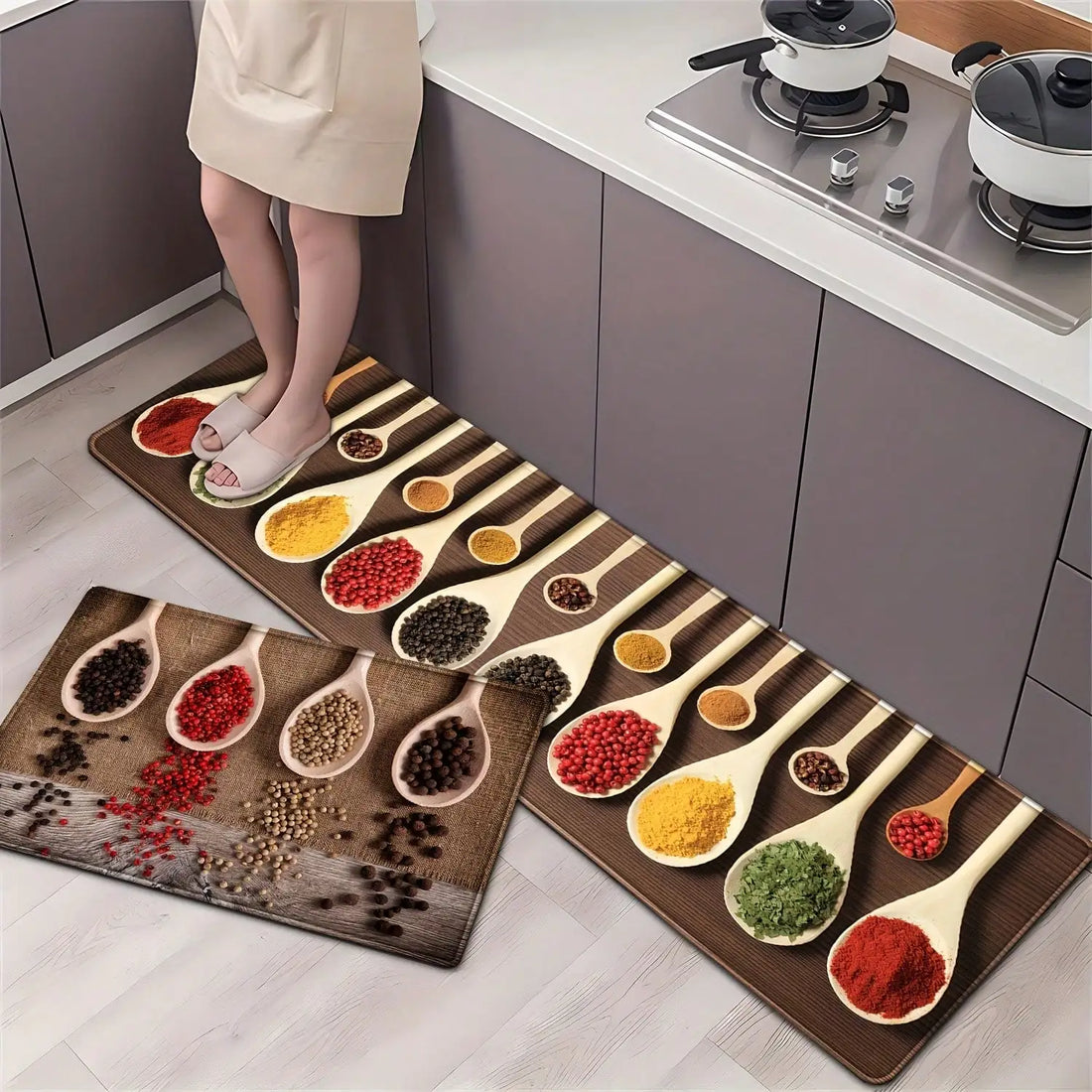 Küchenläufer mit Besteck- und Gewürzmotiv und Schriftzug „Bon Appetit“ für Küche und Esszimmer – 40 × 60 bis 50 × 150 cm, rutschfest, 4 Motive