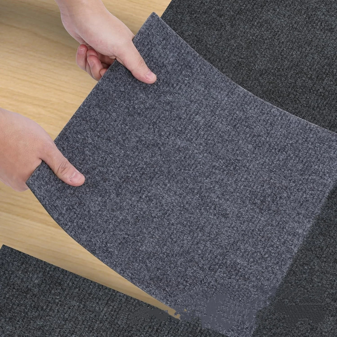 Selbstklebende Teppichfliesen im 10er-Set für Wohnzimmer und Schlafzimmer – 30 × 30 oder 40 × 40 cm, schalldämmend, rutschfest, 7 Farben