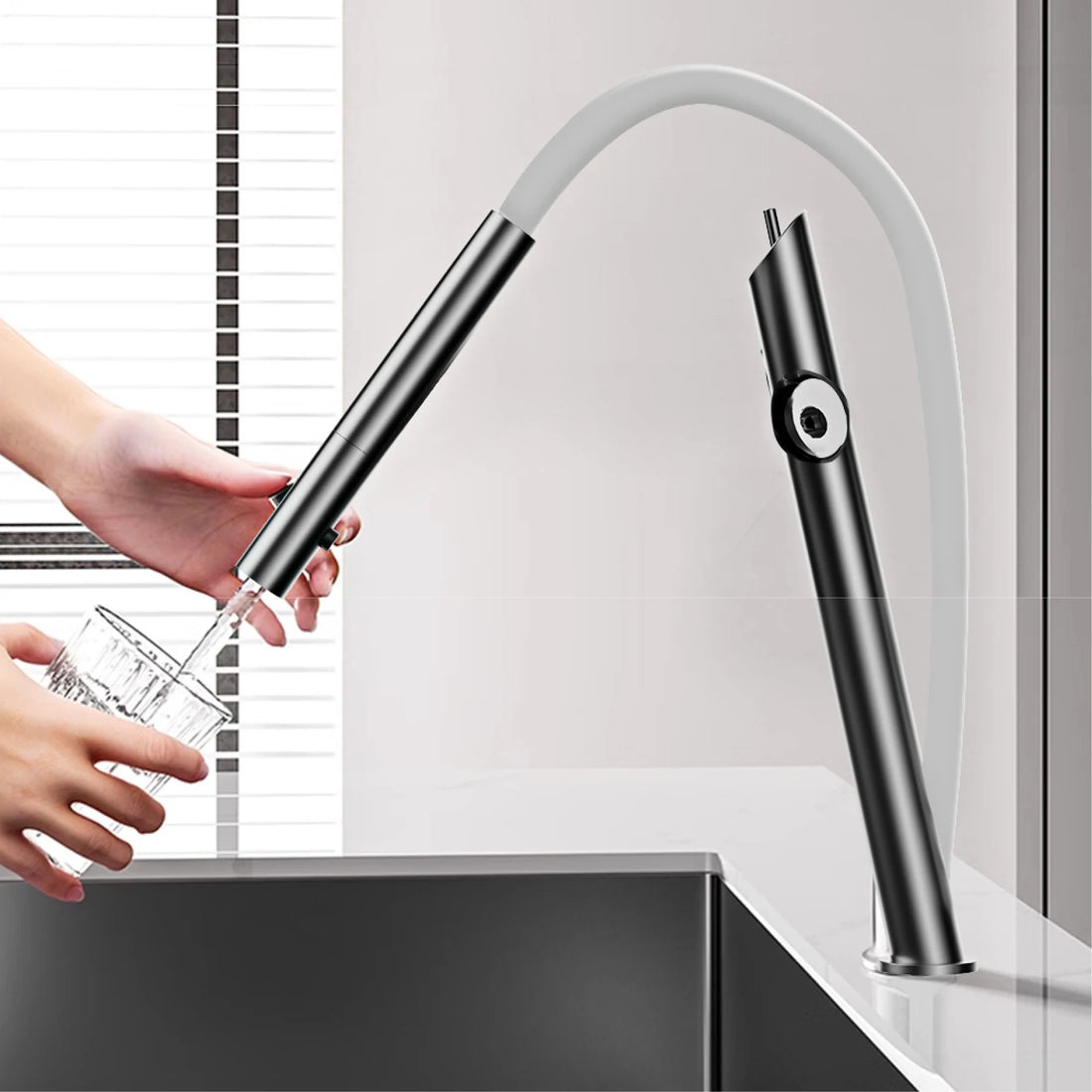Ausziehbare Küchenarmatur aus Messing für die Küchenspüle – 2 Strahlarten, magnetische Brausehalterung, drehbar, Warm- und Kaltwasser, 5 Farben