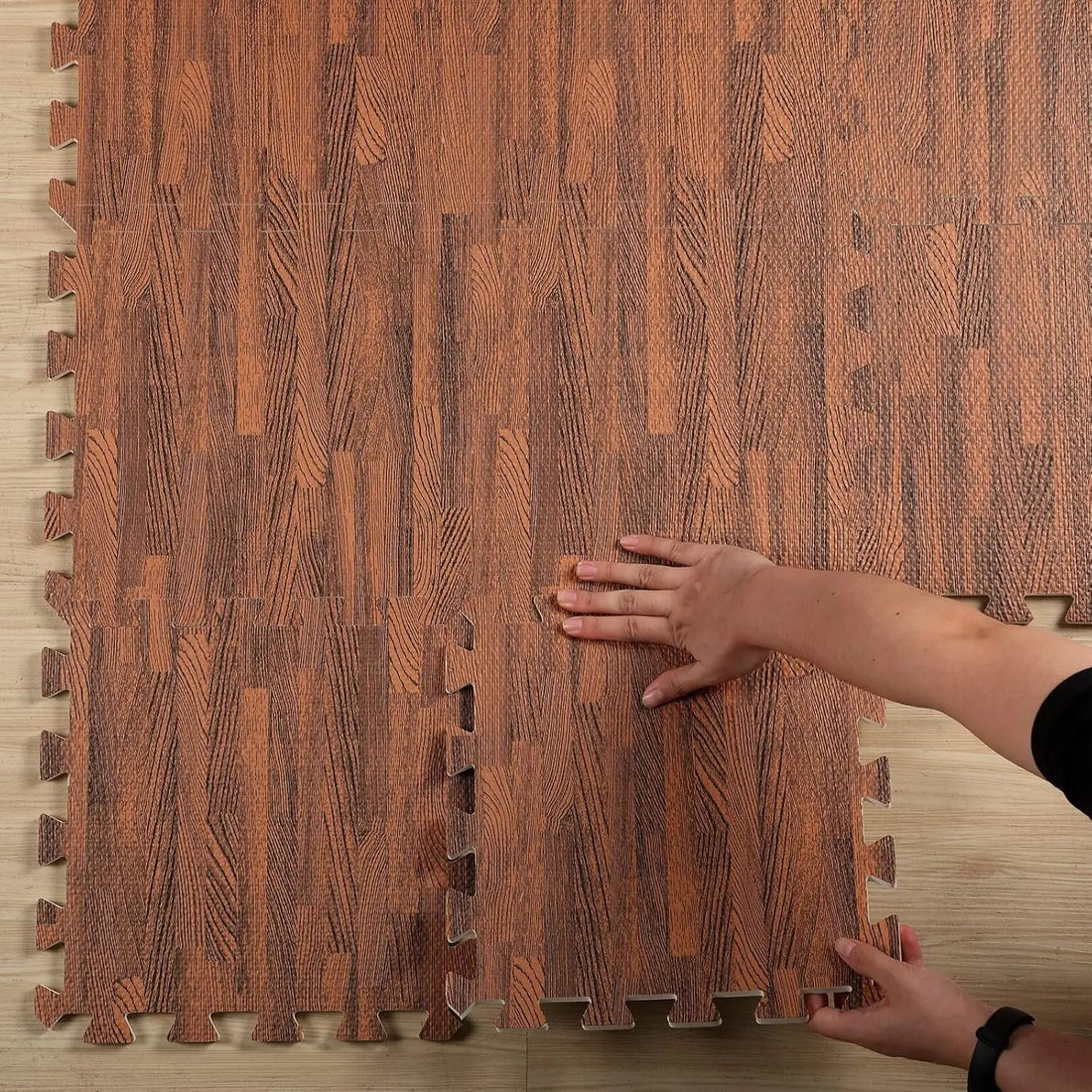 Puzzlematten in Holzoptik aus EVA-Schaum für Spielzimmer, Wohnzimmer und Training – je 30 × 30 cm, 8 oder 16 Stück, ineinandergreifend, 2 Farben