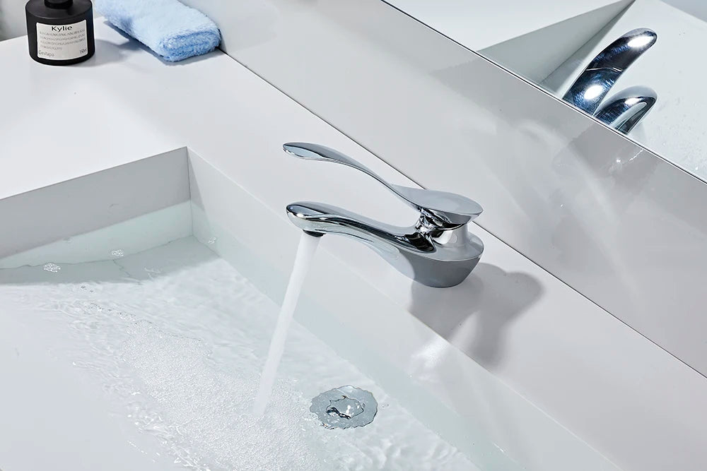 Einhebel-Waschtischarmatur aus Messing für das Badezimmer-Waschbecken – Einlochmontage, Warm- und Kaltwasser, Keramikkartusche, Chrom