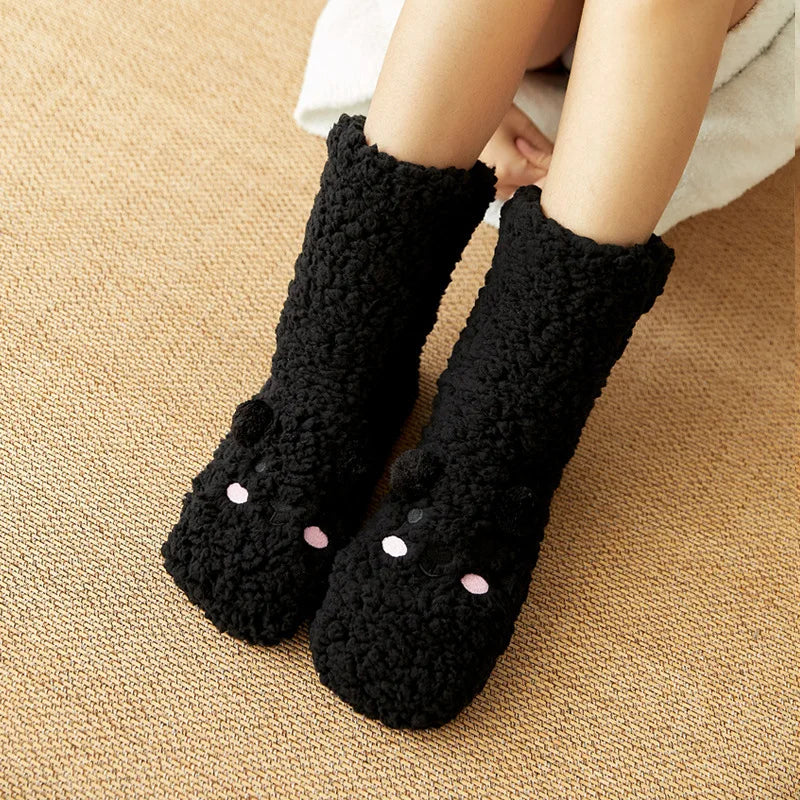 Kuschelige Fleece-Socken im Kawaii-Bären-Design für Zuhause, Sofa und Homeoffice – warme Haussocken in 7 Farben