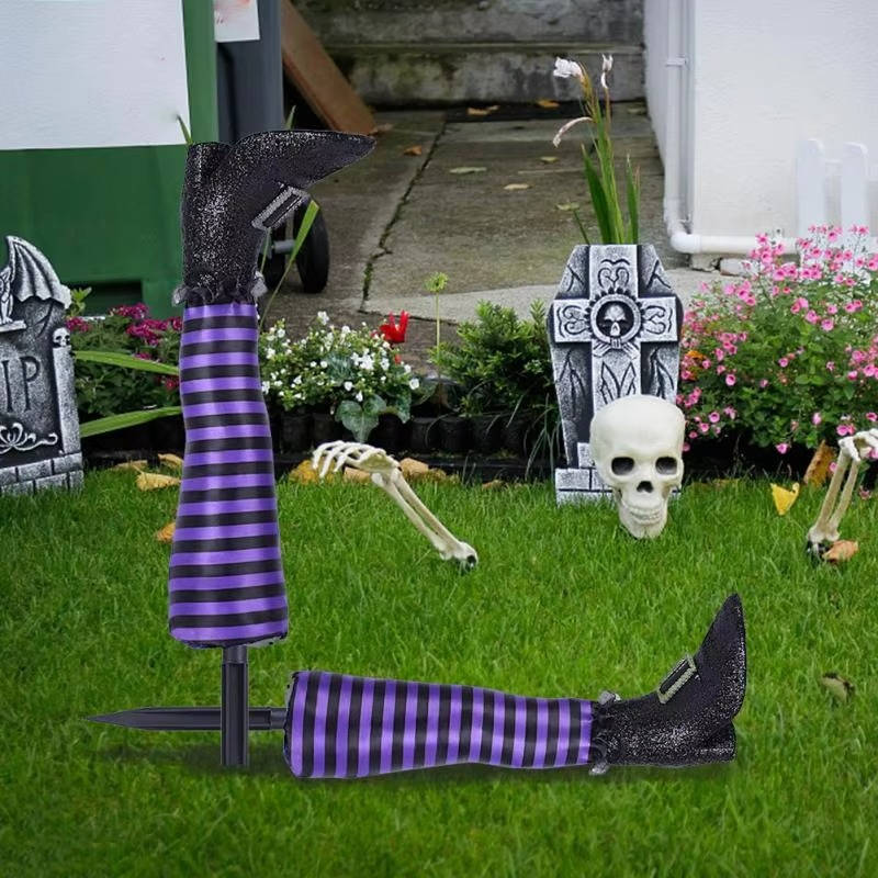 Hexenbeine mit Ringelstrümpfen als Halloween-Deko für Garten, Beet und Veranda – mit Erdspießen, Kunststoff und Schaumstoff, in 5 Farben