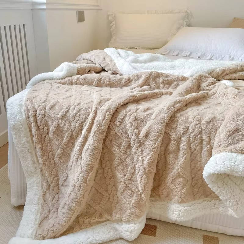 Weiche Fleecedecke für Sofa und Bett als Kuscheldecke – 100 × 150 bis 200 × 230 cm, leicht, in 9 Farben