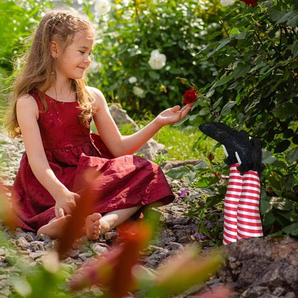 Hexenbeine mit Ringelstrümpfen als Halloween-Deko für Garten, Beet und Veranda – mit Erdspießen, Kunststoff und Schaumstoff, in 5 Farben