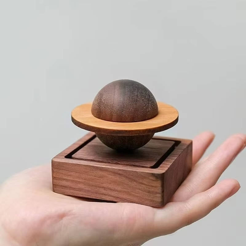 Passiver Holz-Aroma-Diffusor in Planetenform für Auto, Schreibtisch und Nachttisch – Holzkugel mit Ring auf magnetischem Holzsockel, ohne Strom
