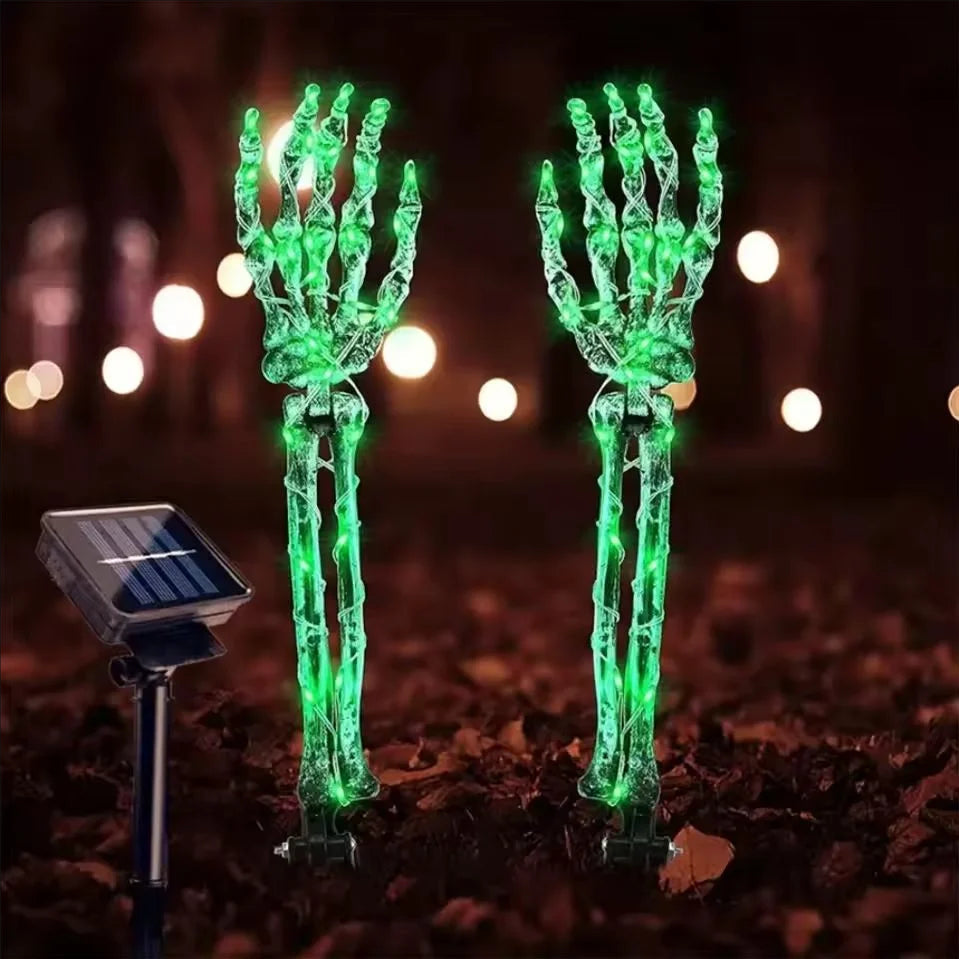 Skeletthand-Solarleuchten im 2er-Set als Halloween-Deko für Garten, Rasen und Beet – je 46 cm, Erdspieß, wasserdicht, automatisch nachts, 4 Farben