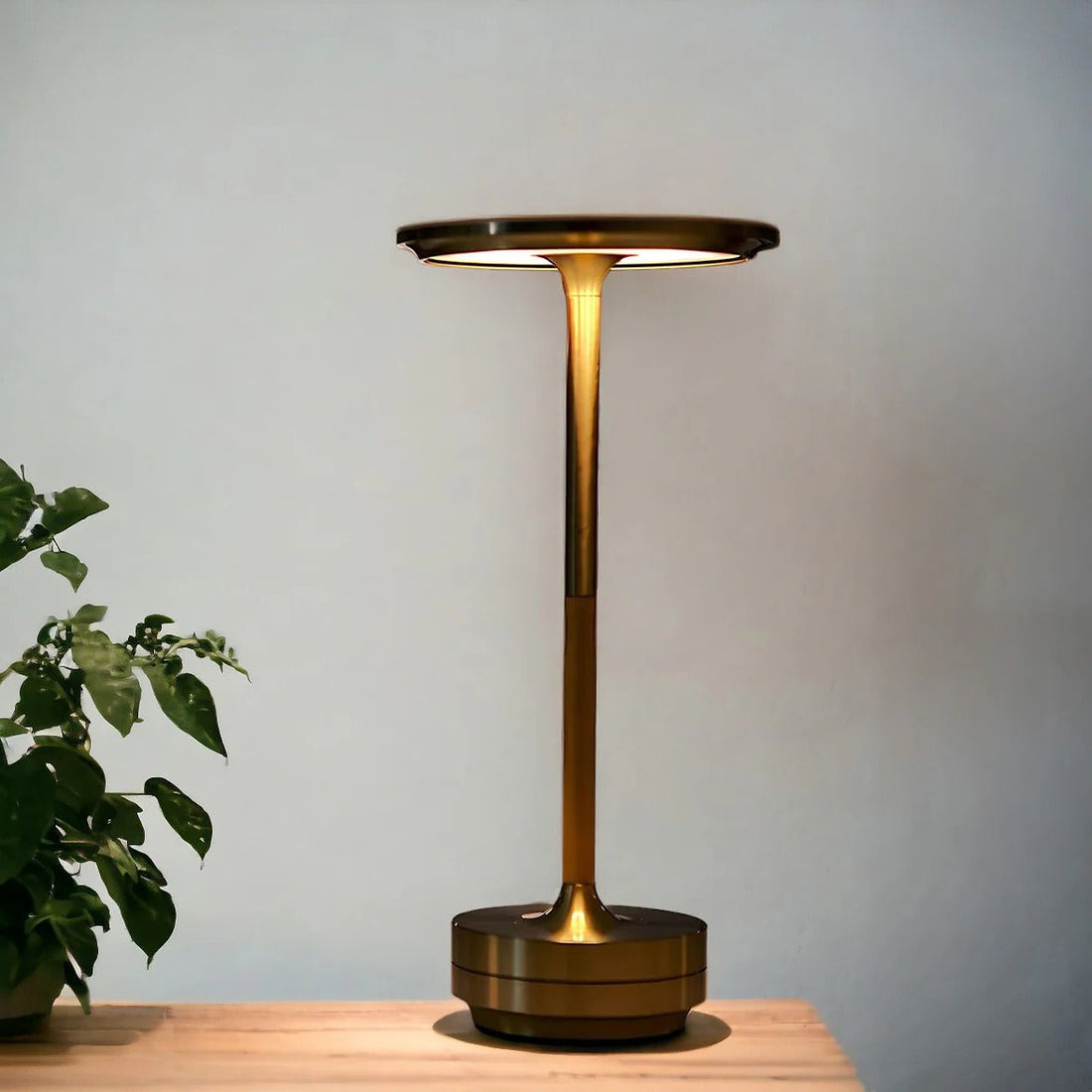 Kabellose LED-Tischlampe mit Touch-Dimmer im nordischen Stil für Schlafzimmer und Wohnzimmer – 4000-mAh-Akku, 3 Lichtfarben, Gold, Silber oder Schwarz