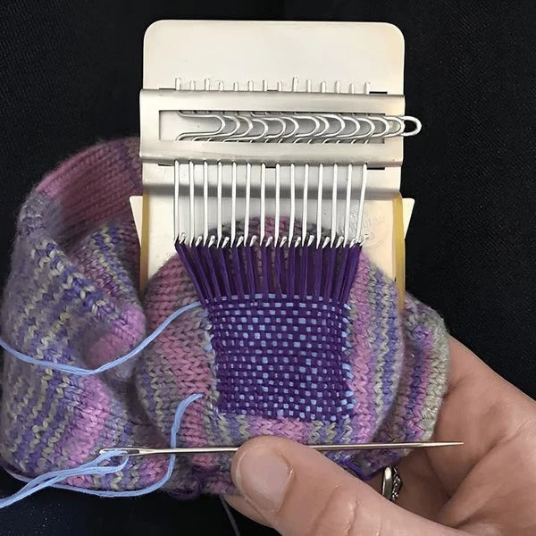 Mini-Webrahmen zum Stopfen für sichtbare Reparaturen und Flickarbeiten an Stoffen – Set mit Häkelnadel, Nähnadel und Gummiband, kompakt