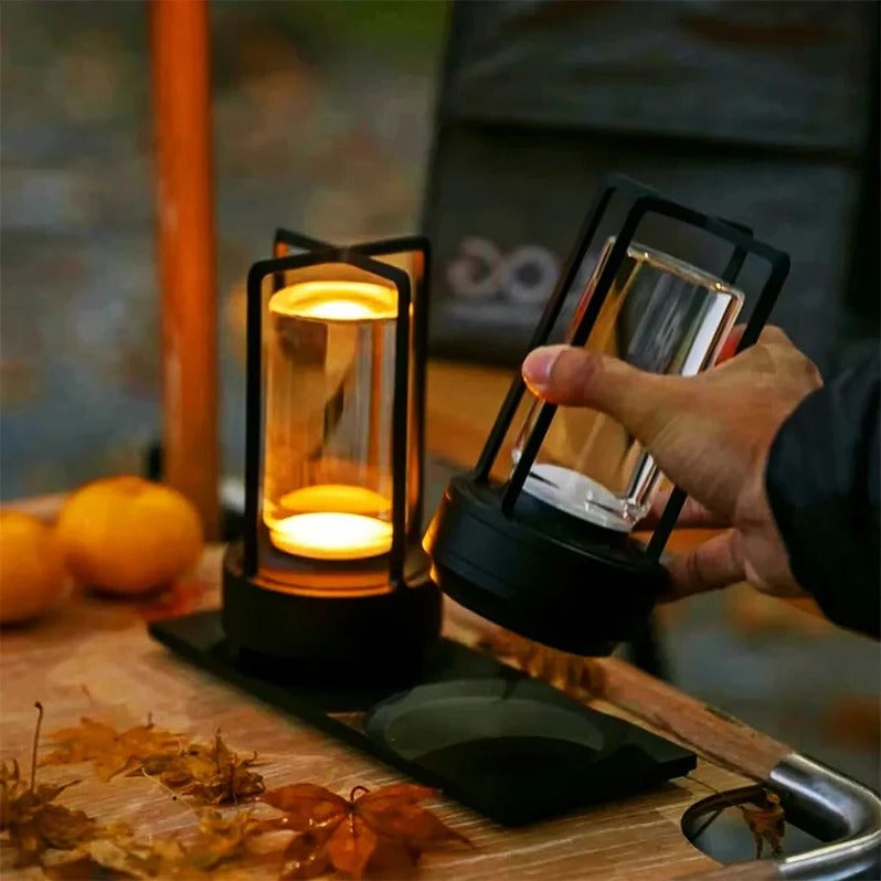 Akku-Tischlampe im Laternen-Design mit transparentem Leuchtzylinder für Nachttisch und Restaurant – dimmbar, Touch, IP40, Schwarz, Gold, Silber