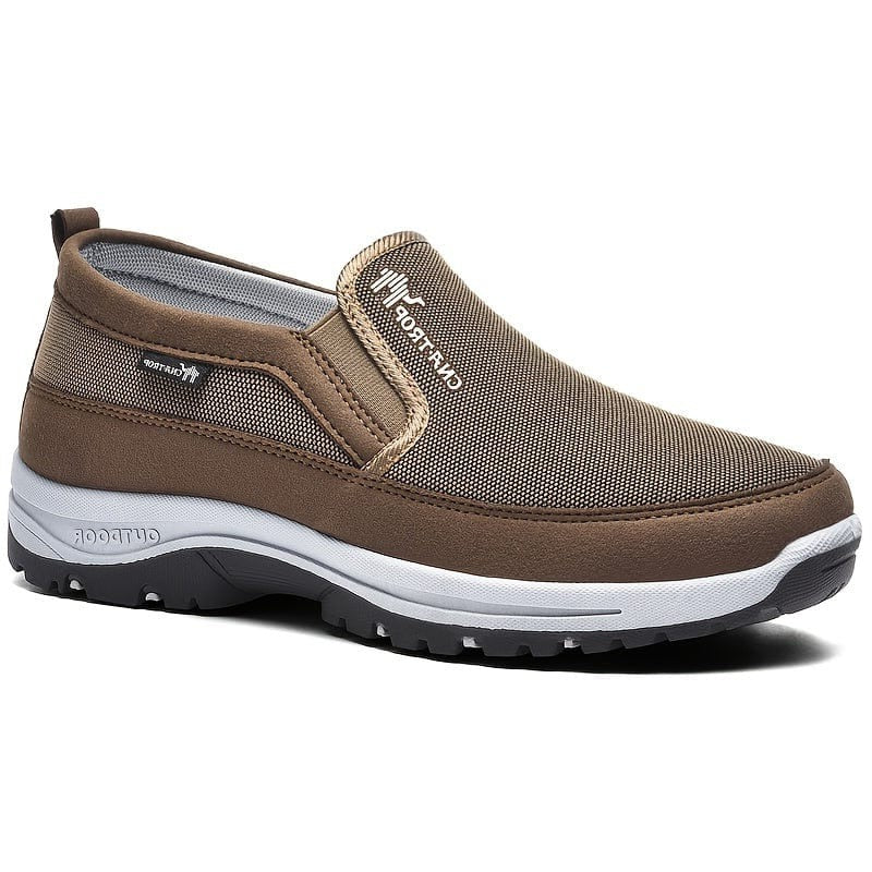 Herren-Slipper aus Textil mit Besatz in Wildlederoptik für Freizeit und Outdoor – elastischer Einstieg, Profilsohle, Größen 6 bis 13, 4 Farben