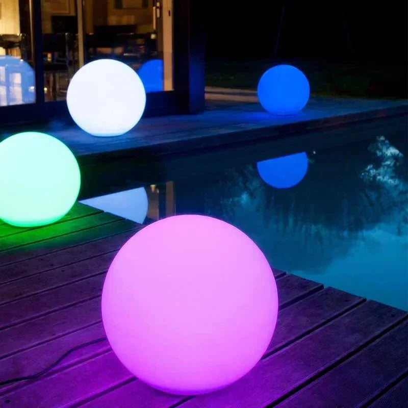 Kabellose LED-Kugelleuchte für Garten, Terrasse und Innenräume – 16 Farben, Fernbedienung, Akku bis 12 Stunden, IP65, zum Hängen oder Stellen