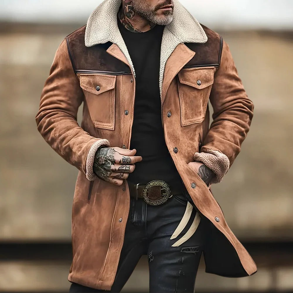 Langer Herren-Wintermantel in Wildlederoptik mit Teddyfell-Kragen für kalte Tage und Winterspaziergang – Druckknöpfe, Brusttaschen, Camel, S bis XL