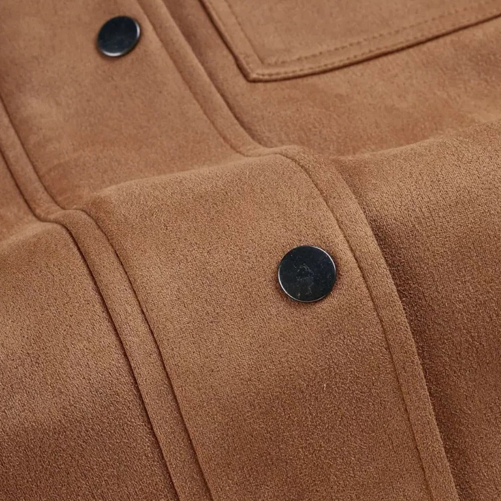 Langer Herren-Wintermantel in Wildlederoptik mit Teddyfell-Kragen für kalte Tage und Winterspaziergang – Druckknöpfe, Brusttaschen, Camel, S bis XL