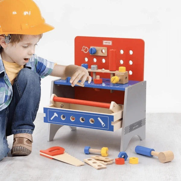 Spielzeug-Werkbank aus Holz für Kinder mit Werkzeugkiste für Rollenspiele im Kinderzimmer – Lochwand, Hammer, Säge, Schrauben und Muttern, Rot-Blau
