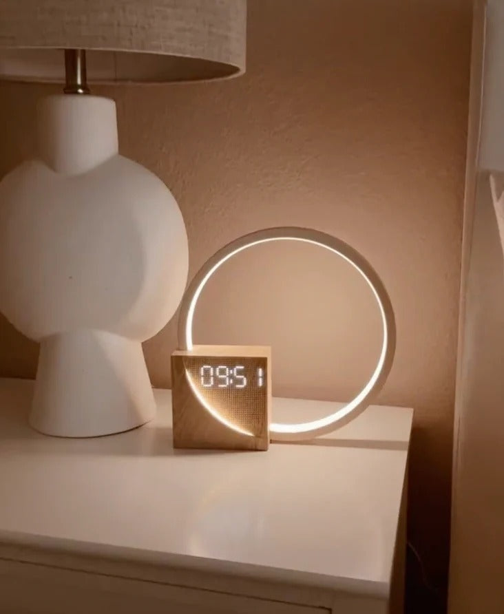 Lichtwecker mit Sonnenaufgangssimulation für Schlafzimmer und Morgenroutine – sanftes Aufwachen mit Licht, Nachttisch