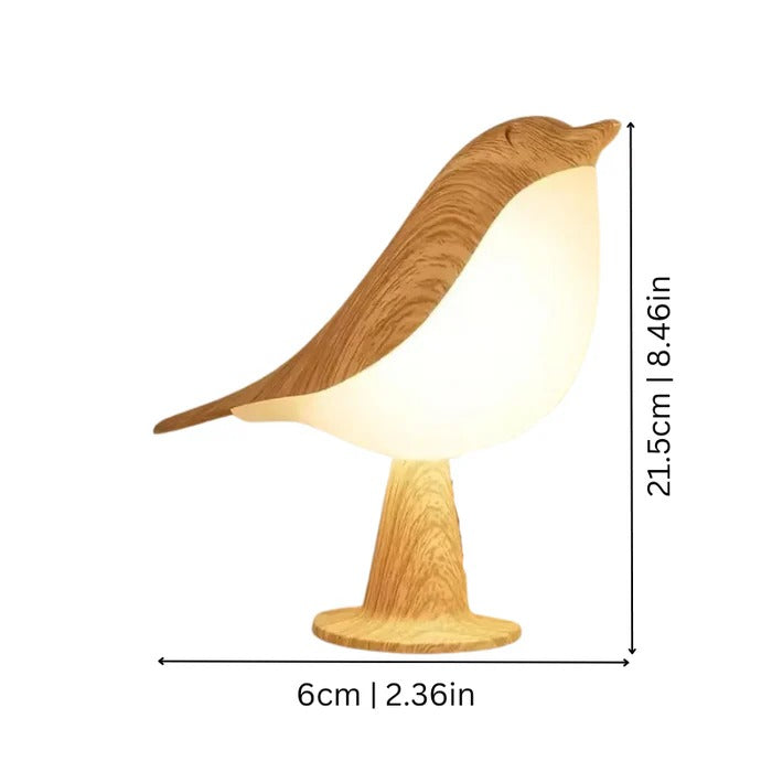 Tischlampe in Vogelform mit Holzoptik für Nachttisch, Schreibtisch und Regal – Akku mit USB, Magnetschalter, warmes Licht, Hell- oder Dunkelbraun