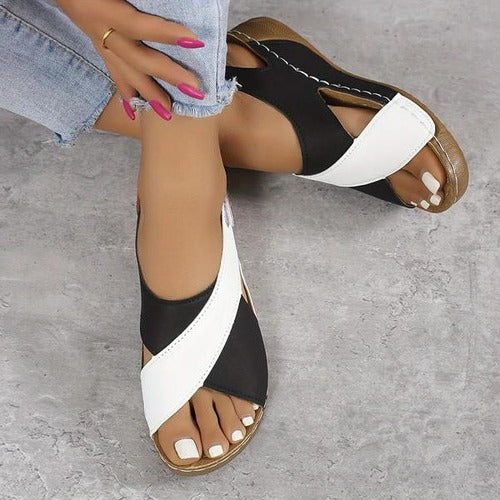 Damen-Sandalen mit Keilabsatz und Fersenriemen mit Klettverschluss für Alltag und Freizeit – überkreuzte Riemen, Absatz 3–5 cm, 4 Farben, US 5–10,5