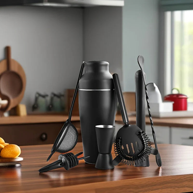 Cocktail-Set aus Edelstahl mit Shaker, Barsieb und Stößel für Hausbar und Partys – mehrteilig, mit Ausgießern und Rezeptheft, mattschwarz