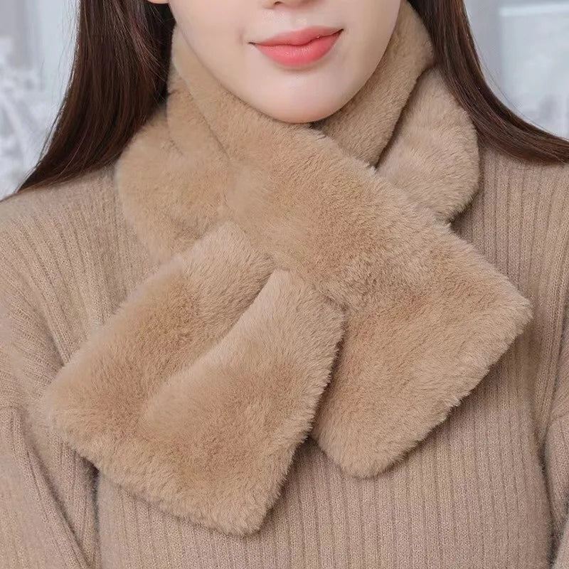 Flauschiger Kunstfell-Schal mit Durchzieh-Kragen für Damen als Winteraccessoire – Kragenform, verrutschsicher, in 6 Farben