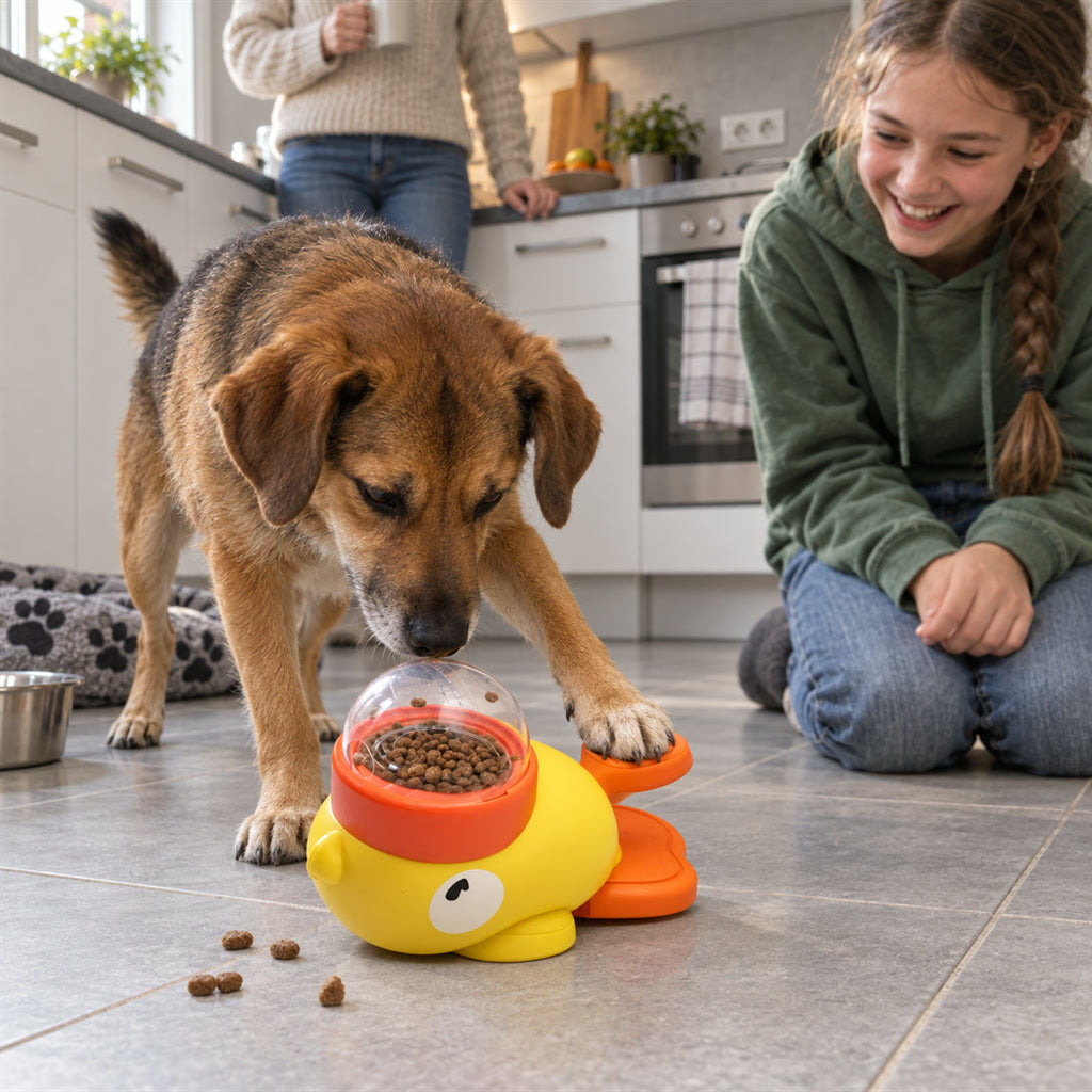 Futterspender für Hunde im Enten-Design mit Trittpedal für Fütterung und Beschäftigung – Futter per Pfotendruck, ca. 22 × 14 cm, Gelb und Orange