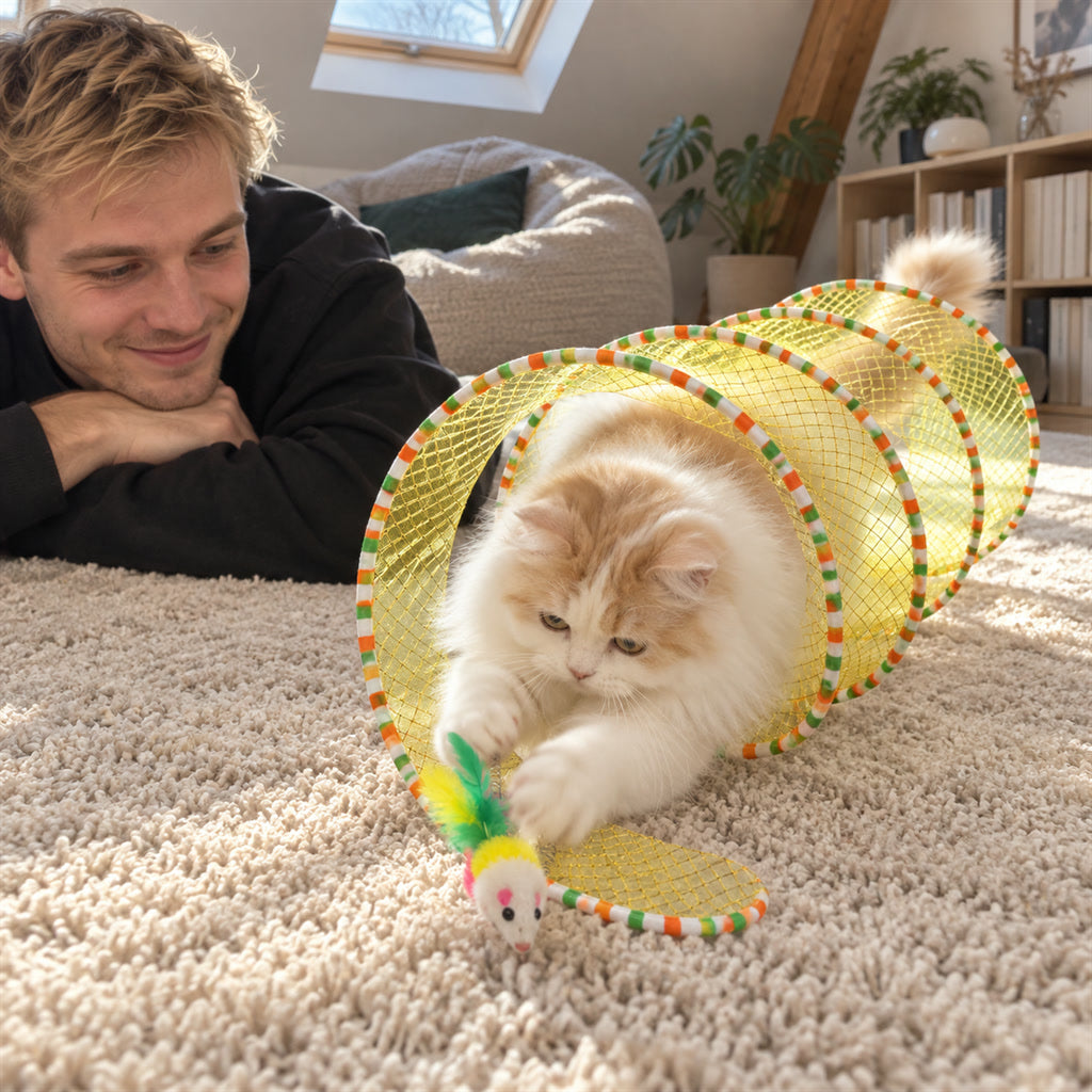 Spiralförmiger Katzentunnel mit Plüschmaus, Glöckchen und Federn für Wohnung und Spielecke – Jagdspielzeug aus Netzgewebe, Gelb oder Weiß
