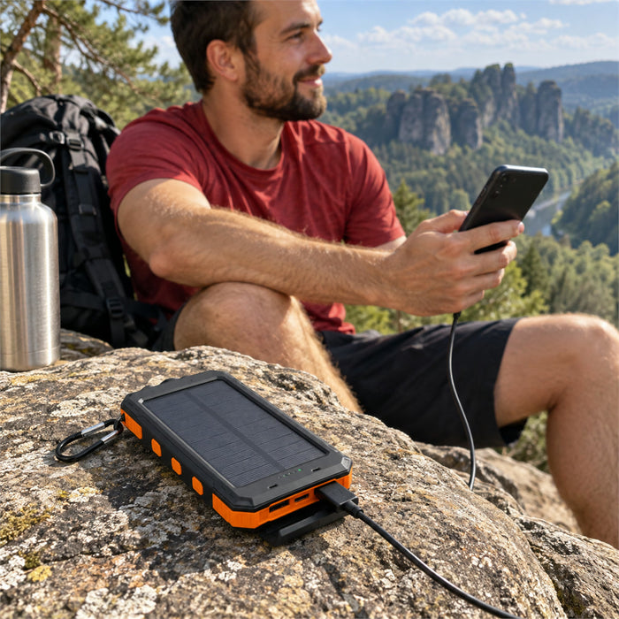 Powerbank mit Solar-Ladefunktion für Wandern, Camping und Festival – Solarmodul als Reserve, für Smartphone und Kopfhörer, 4 Farben