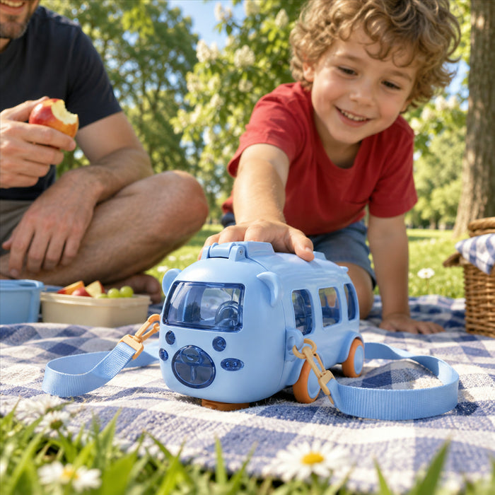 Kinder-Trinkflasche in Busform mit Silikon-Strohhalm und Tragegurt für Schule und Ausflüge – ca. 500 ml, auslaufsicher, breite Öffnung, Blau oder Weiß