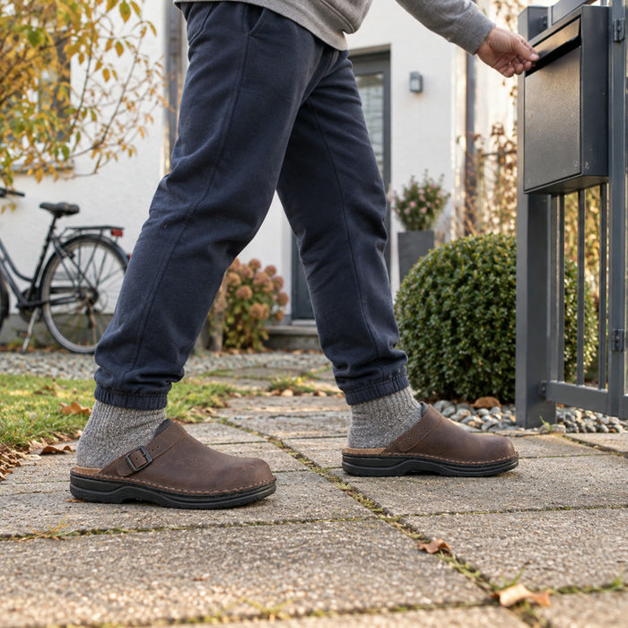 Leder-Clogs für Herren mit Schnallenriemen und Gummisohle für Zuhause und kurze Wege draußen – offene Ferse, Größe 5 bis 11, 3 Farben