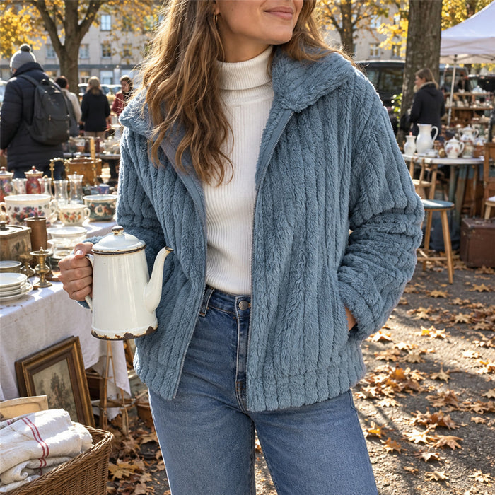 Kurze Plüschjacke für Damen aus weichem Fleece mit Rippenstruktur und breitem Kragen für kalte Tage – S bis 3XL, 5 Farben von Rosa bis Marineblau