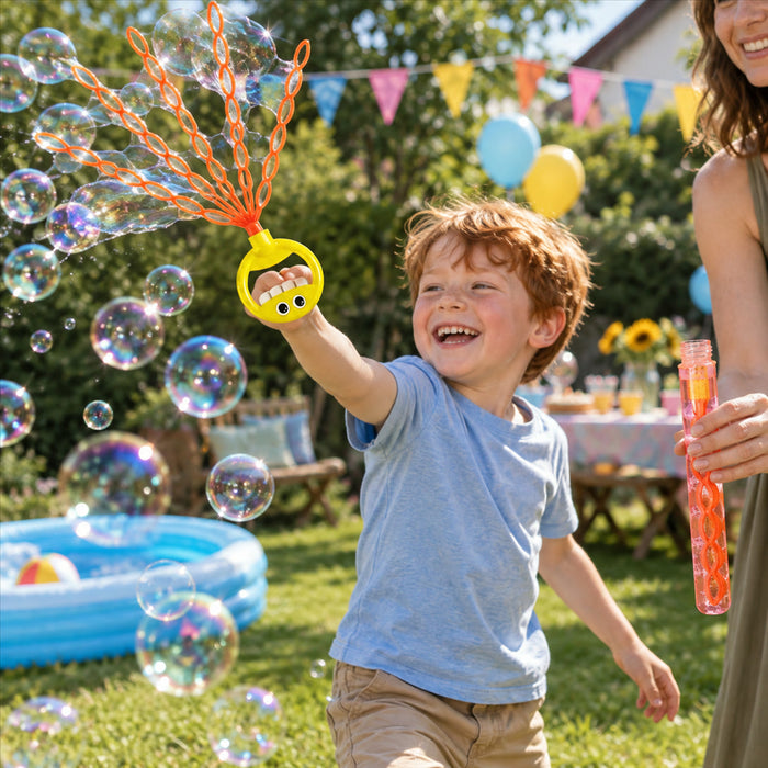 Seifenblasenstab mit 32 Löchern und Smiley-Gesicht für Kindergeburtstag, Garten und Picknick – auslaufsicherer Deckel, bruchfest, Farbe zufällig
