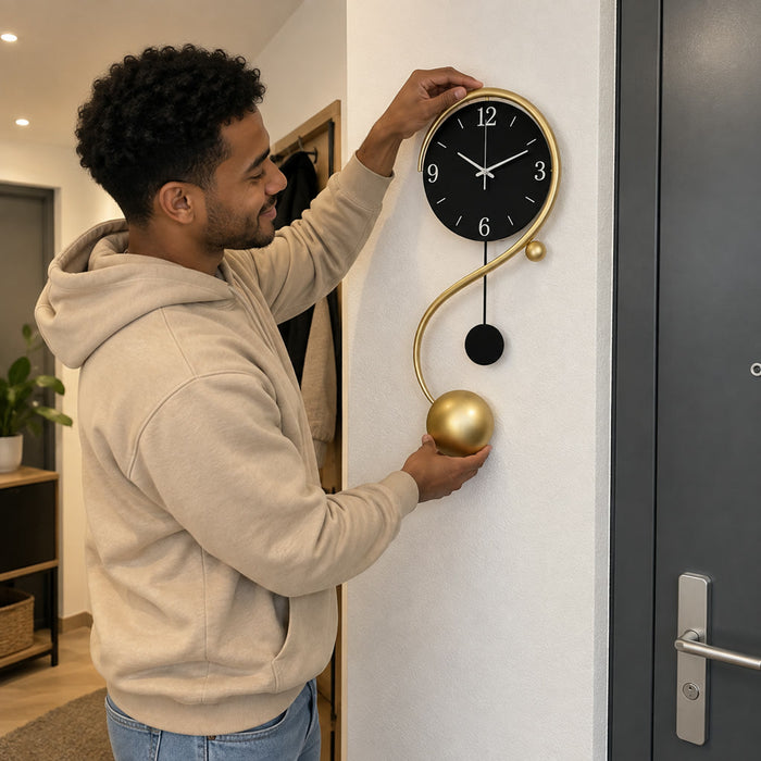 Minimalistische Wanduhr aus Metall im nordischen Stil für das Wohnzimmer – 27 × 63 oder 31 × 71 cm, geometrisch, Pendel, geräuschloses Quarzwerk