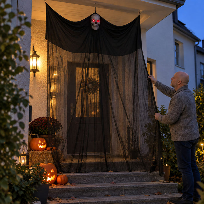 Hängender Halloween-Geist aus schwarzem Stoff mit Totenkopfmaske für Veranda, Bäume und Hauswand – ca. 350 × 180 cm, leuchtende Augen, Sound