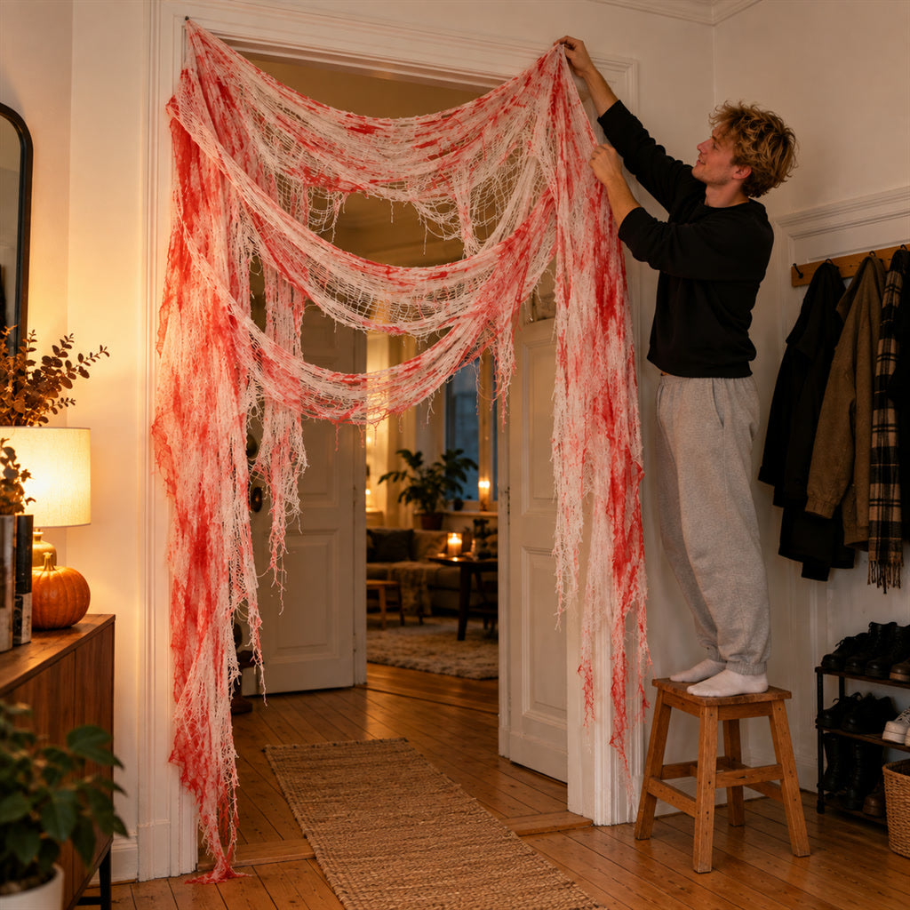 Zerrissenes Grusel-Tuch als Halloween-Deko für Garten, Bäume und Hauswand – ca. 20 m, zuschneidbar, Weiß mit roten Flecken oder Schwarz