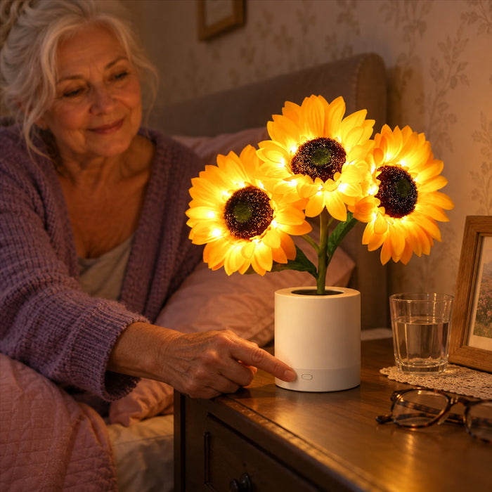 Sonnenblumen-Tischlampe mit drei Kunstblüten im Topf für Nachttisch, Schreibtisch und Regal – LED, 2 Helligkeitsstufen, USB-Akku, 8 Stunden