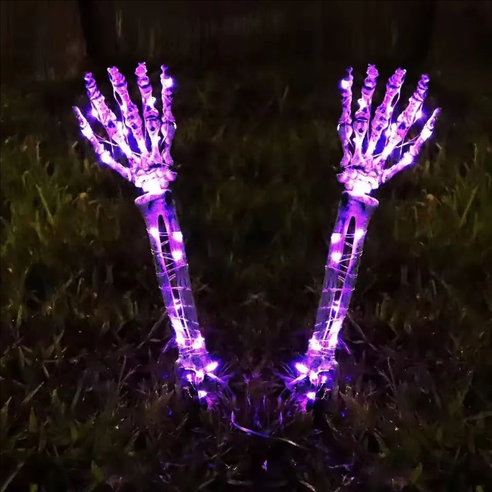 Skeletthand-Solarleuchten im 2er-Set als Halloween-Deko für Garten, Rasen und Beet – je 46 cm, Erdspieß, wasserdicht, automatisch nachts, 4 Farben