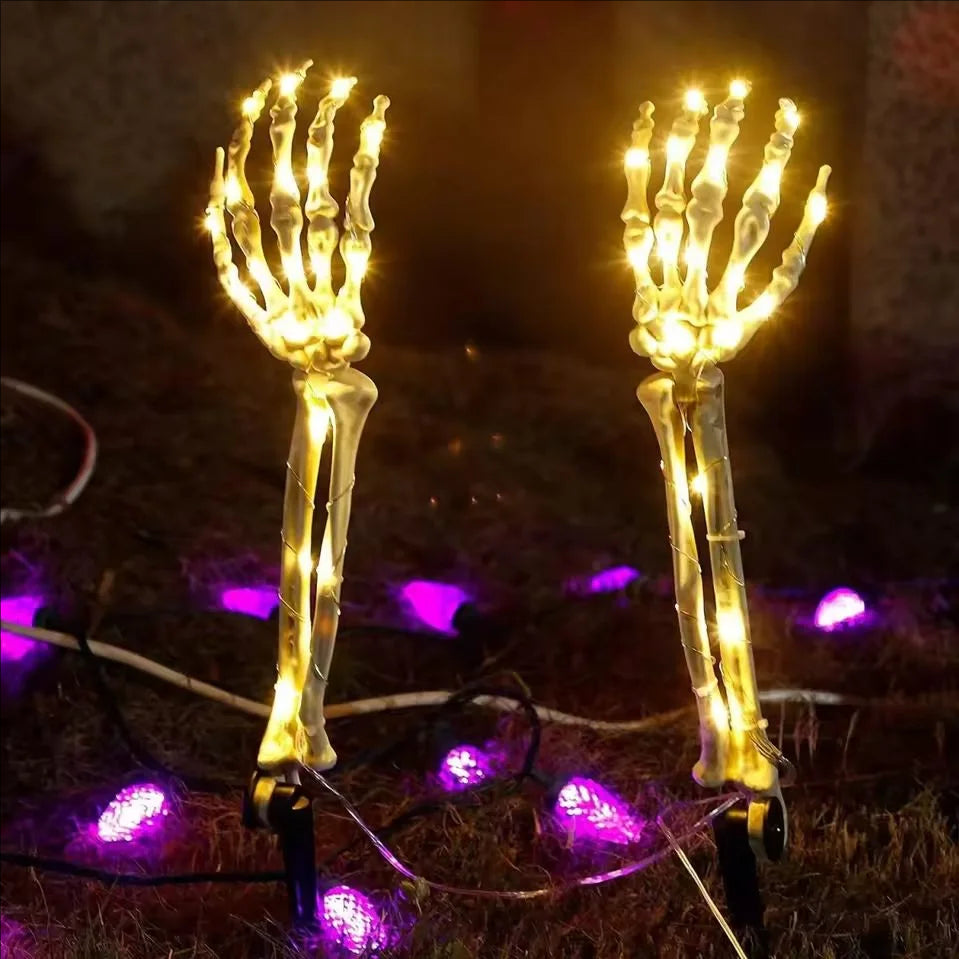 Skeletthand-Solarleuchten im 2er-Set als Halloween-Deko für Garten, Rasen und Beet – je 46 cm, Erdspieß, wasserdicht, automatisch nachts, 4 Farben